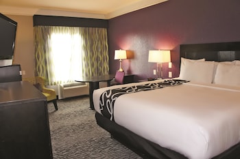 Room, 2 Queen Beds, Refrigerator & Microwave
