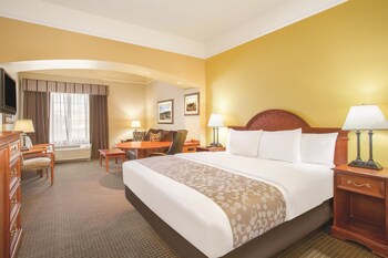 Room, 2 Queen Beds, Refrigerator & Microwave