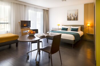 tarifs reservation hotels Aparthotel Adagio Annecy Centre