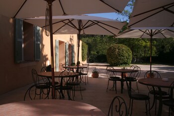 tarifs reservation hotels Hotel Les Cigales