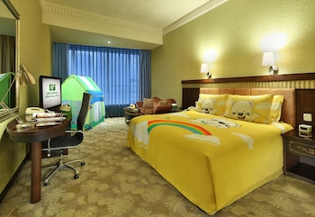 Executive Suite, 1 King Bed, Smoking