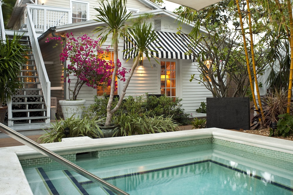 Gay and lesbian hotels in key west