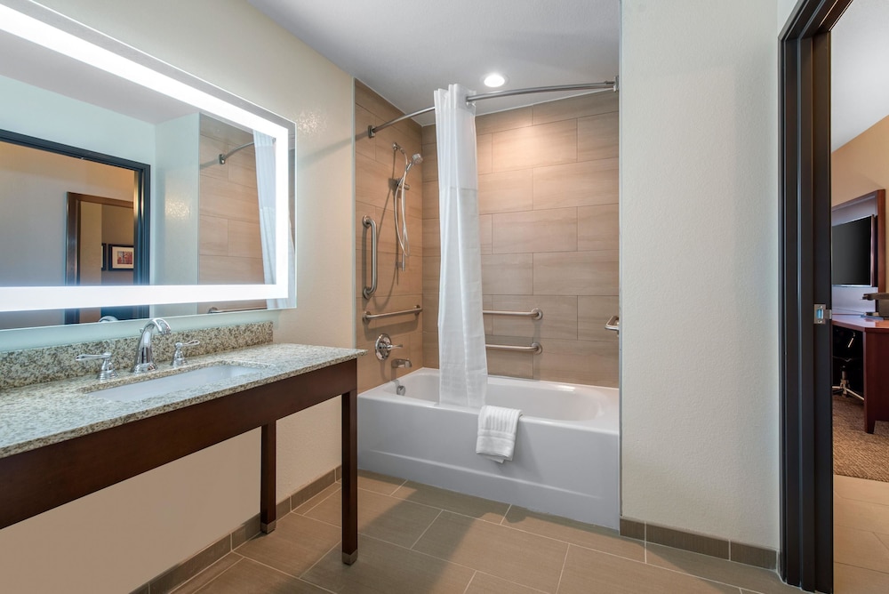 Comfort Suites Denver International Airport Denver 4 4 5