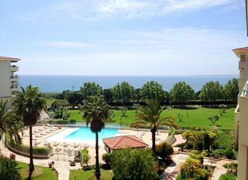 tarifs reservation hotels Résidence Odalys Les Pins Bleus