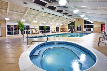 Airport Hotels Near Gulfport Sportsplex In From 59 Night Holiday Inn Gulfport Airport
