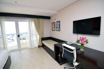 Pokój Deluxe, 2 łóżka queen, balkon, widok na plażę