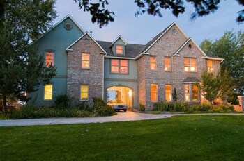 Wild Rose Manor Bed and Breakfast in Caldwell, Idaho