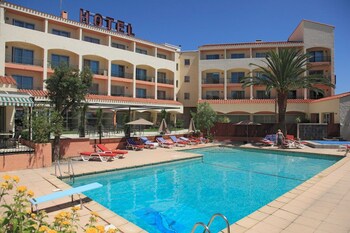 The Originals City, Le Mas des Arcades, Perpignan (Qualys-Hotel) The Originals City, Le Mas des Arcades, Perpignan (Qualys-Hotel)