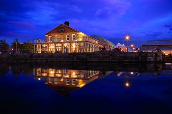 Ship & Trades Ship & Trades