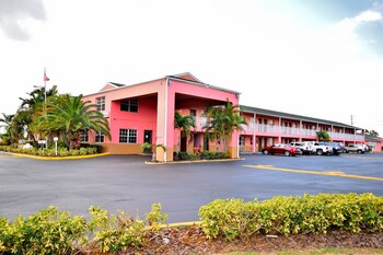 Flamingo Motel in Okeechobee, Florida