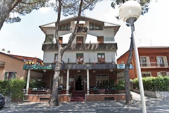 La Riviera La Riviera