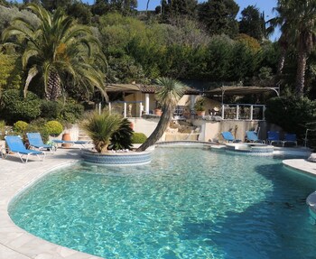 tarifs reservation hotels Royal Cottage