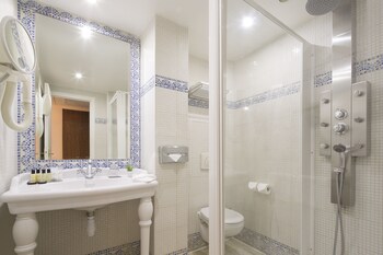 Pokój dla 2 osób Classic (hydromassage shower)