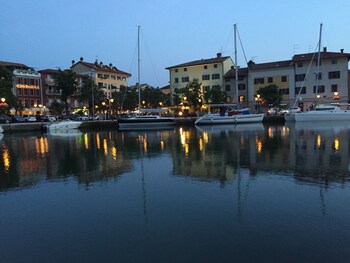 Alla Città di Trieste Alla Città di Trieste