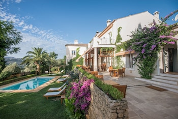 Hotel La Fuente de la Higuera Hotel La Fuente de la Higuera