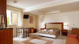 Avantis Suites Hotel