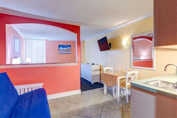 Pelican Pointe Hotel by Sunsational Beach Rentals LLC in Clearwater Beach, Florida
