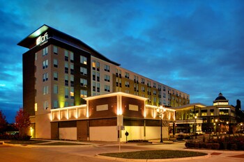 Aloft Leawood-Overland Park in Kansas City, Missouri