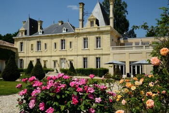 tarifs reservation hotels Château Meyre