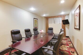 Room, 1 King Bed, Refrigerator & Microwave