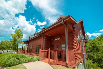 Cabins At Grand Mountain By Thousand Hills Resort Cabins At Grand Mountain By Thousand Hills Resort