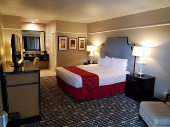 Portola Inn and Suites in Buena Park, California