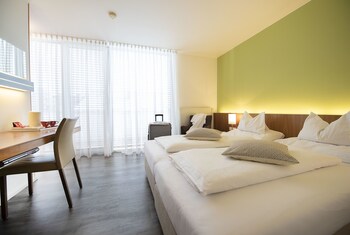 HEINHOTEL vienna airport HEINHOTEL vienna airport