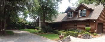 Plantation Oaks Inn in Mount Pleasant, South Carolina