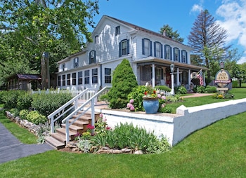 1825 Inn Bed and Breakfast 1825 Inn Bed and Breakfast