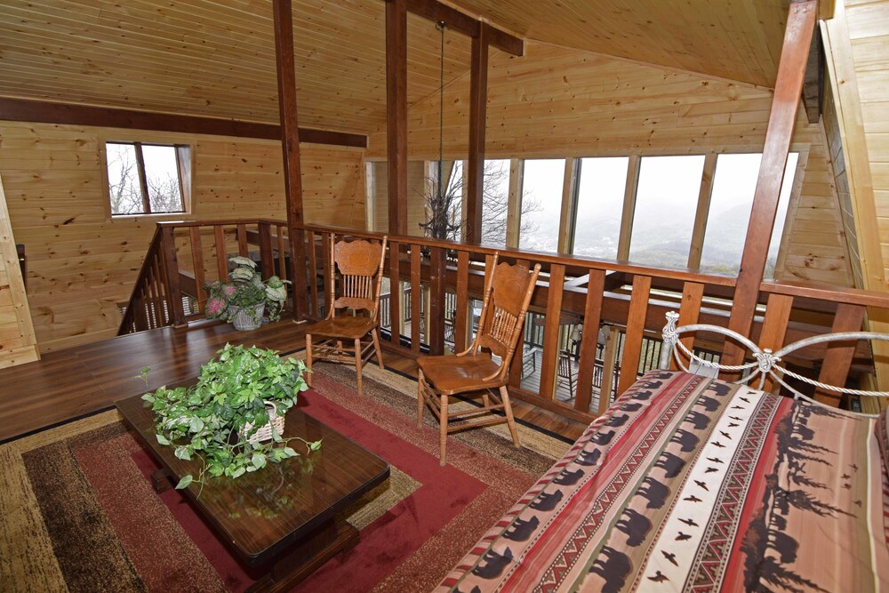 2114 Smoky Mountain High 8 Bedroom Cabin Sevier Tennessee Null