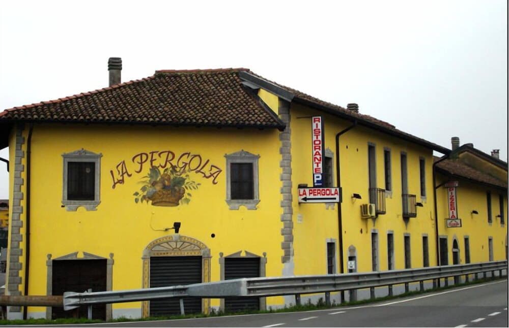 La Pergola Milan Hotel Price Address Reviews