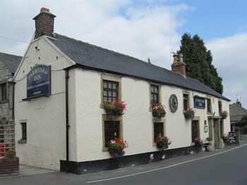 The Farmyard Inn The Farmyard Inn