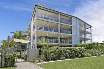 On the Bay Apartments On the Bay Apartments
