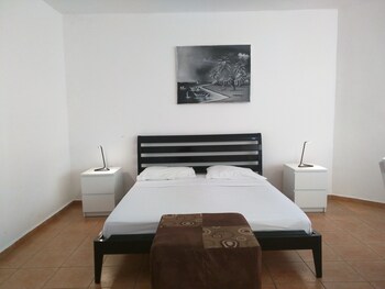 Studio Economy, Łóżko podwójne i sofa