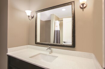 Room, 2 Queen Beds, Refrigerator & Microwave