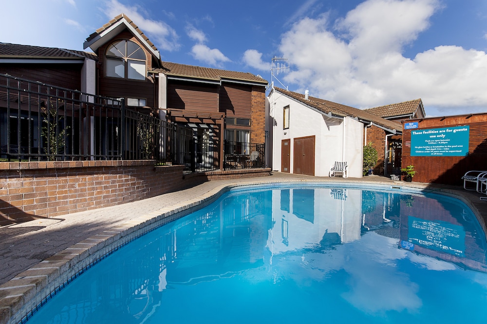 Cascades Lakefront Motel, Taupo Hotel Price, Address & Reviews