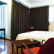 班席隆路3 巷飯店