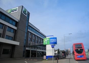 Holiday Inn Express London Heathrow T5 Holiday Inn Express London Heathrow T5