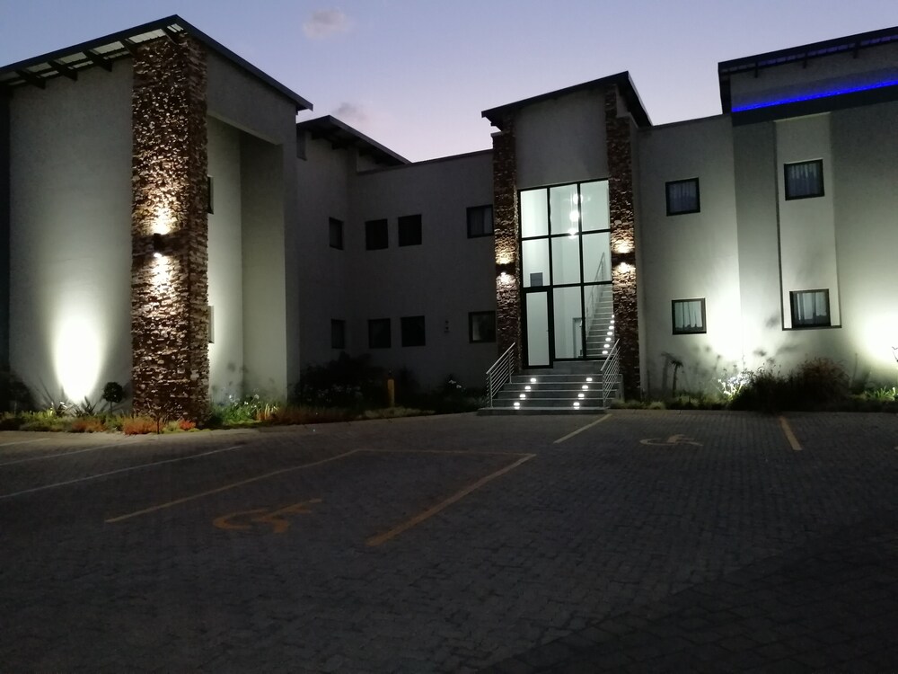 King's Gate Hotel Rustenburg, Bojanala Price, Address & Reviews