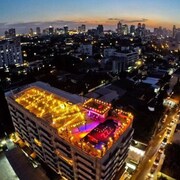 天堂素坤威特飯店