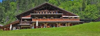 Les Chalets de la Serraz Les Chalets de la Serraz