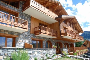 Chalet-Hôtel Matsuzaka, The Originals Relais (Hotel-Chalet de Traditio Chalet-Hôtel Matsuzaka, The Originals Relais (Hotel-Chalet de Traditio