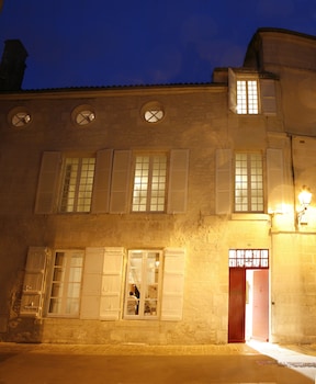 La Porte Rouge - The Red Door Inn Chambres d'Hotes La Porte Rouge - The Red Door Inn Chambres d'Hotes