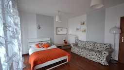 Senator Warsaw Apartments