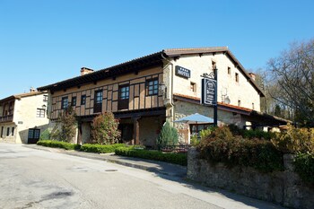 La Casona de Revolgo La Casona de Revolgo