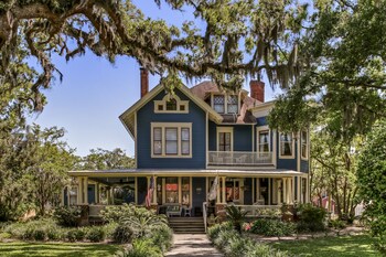 Hoyt House Bed & Breakfast Inn Hoyt House Bed & Breakfast Inn