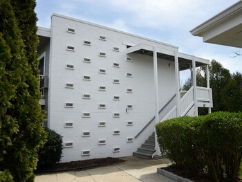 East Hampton House Resort in East Hampton, New York
