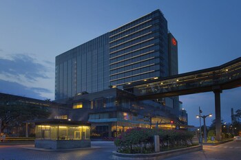 Sheraton Grand Bangalore Hotel at Brigade Gateway Sheraton Grand Bangalore Hotel at Brigade Gateway