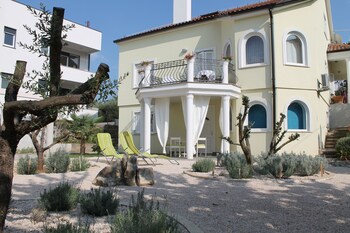 Villa Mandolina Apartments Villa Mandolina Apartments