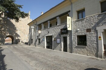 Hotel Arco San Vicente Hotel Arco San Vicente